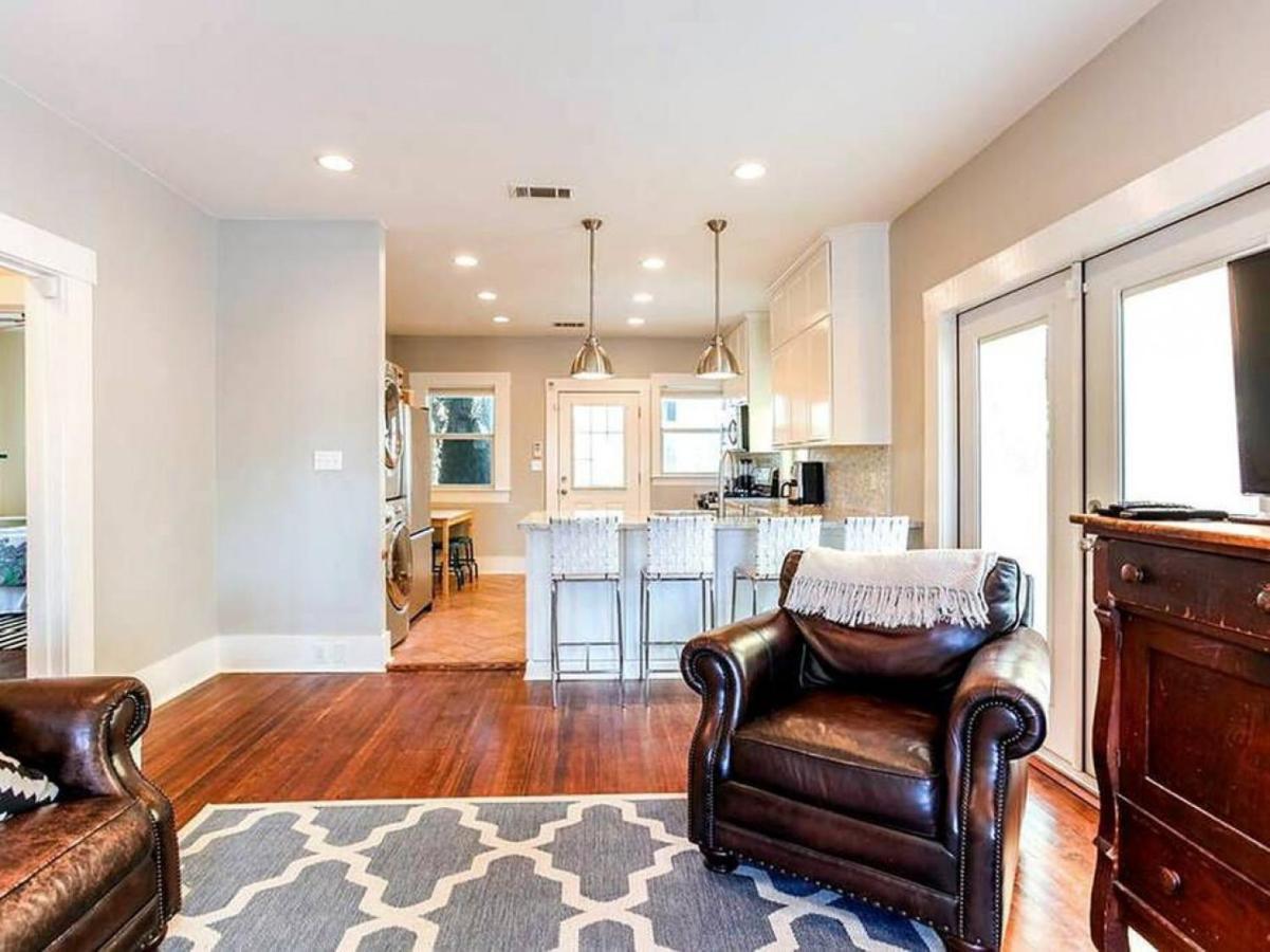 Downtown In Amazing Walkable Location Austin