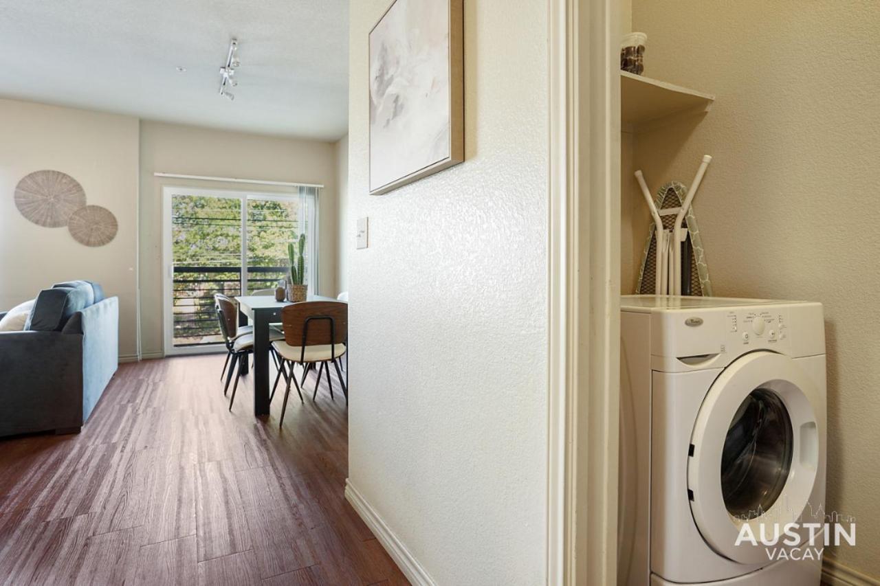 Dual Urban Oasis 8br In Vibrant North Loop Hub Apartment *