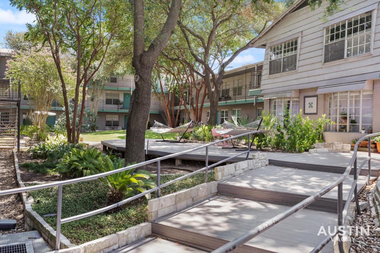 Chic Poolside Homebase Steps From South Congress Holiday home Austin