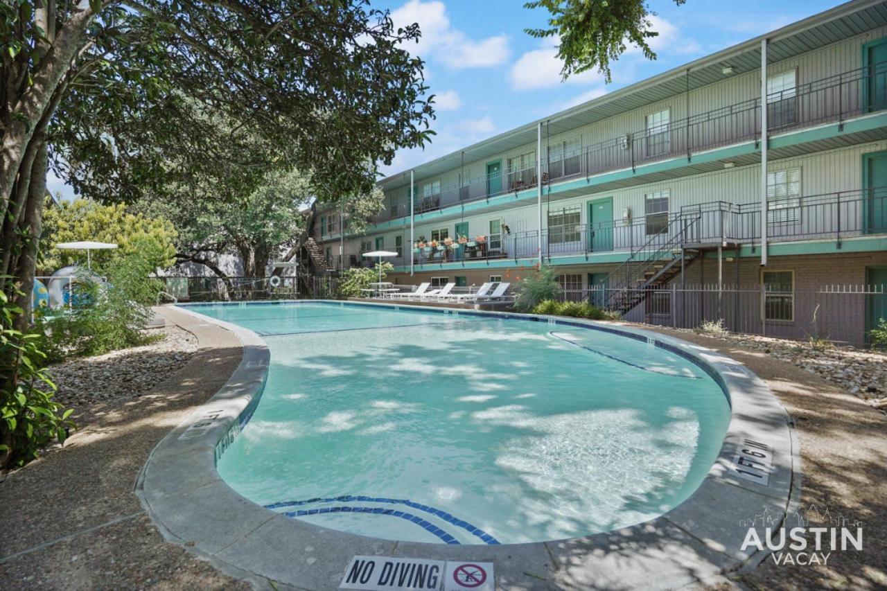 Holiday home Chic Poolside Homebase Steps From South Congress