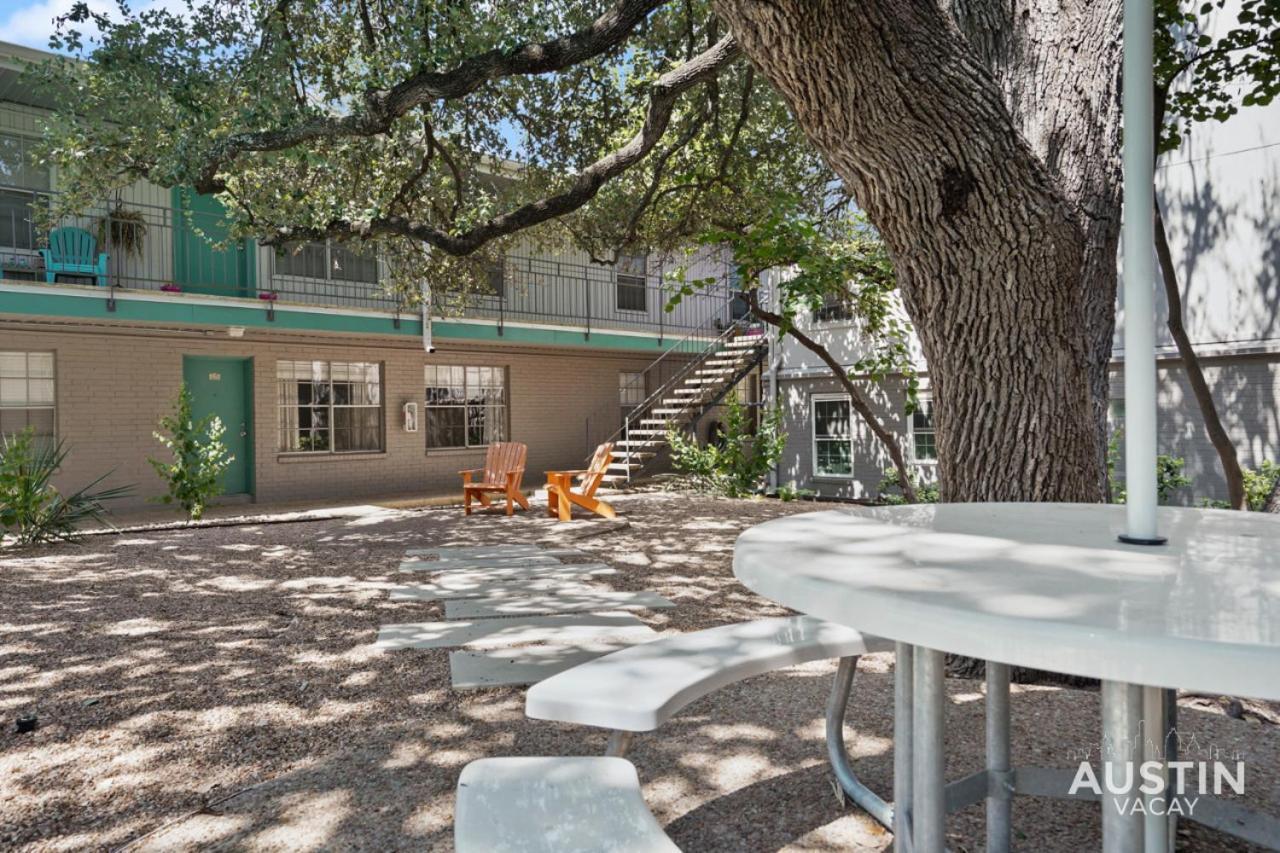 Chic Poolside Homebase Steps From South Congress Holiday home Austin