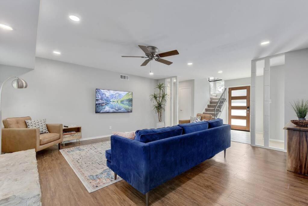 Remodeled 3br, 2.5 Bath Retreat W/ Large Backyard