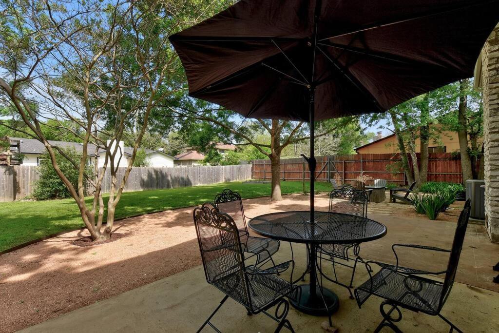 Holiday home Remodeled 3br, 2.5 Bath Retreat W/ Large Backyard