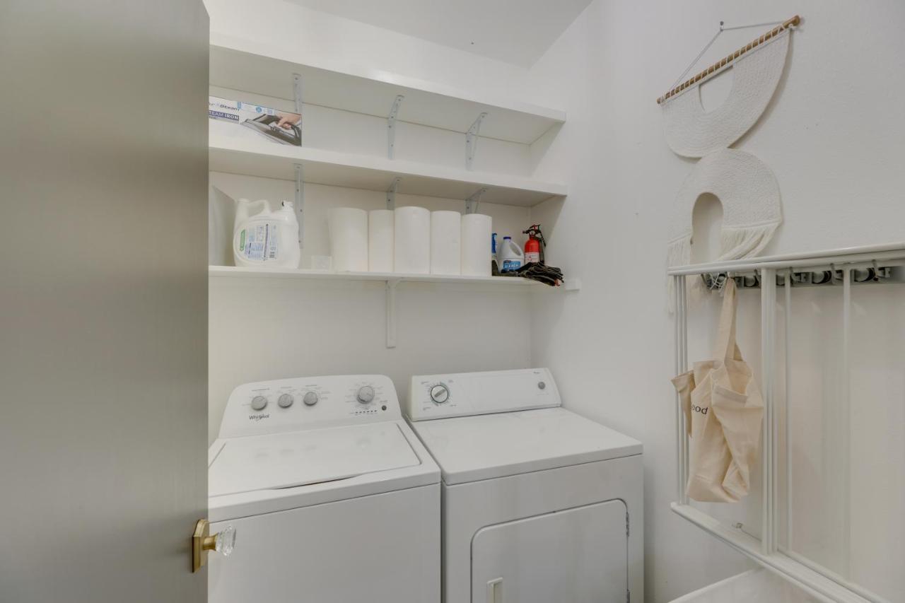 Family-friendly House With Screened Porch! *