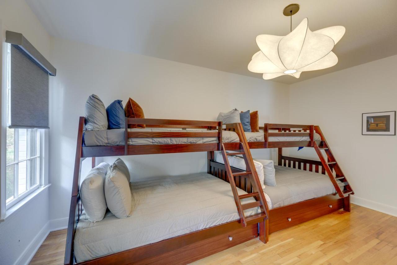 Family-friendly House With Screened Porch!