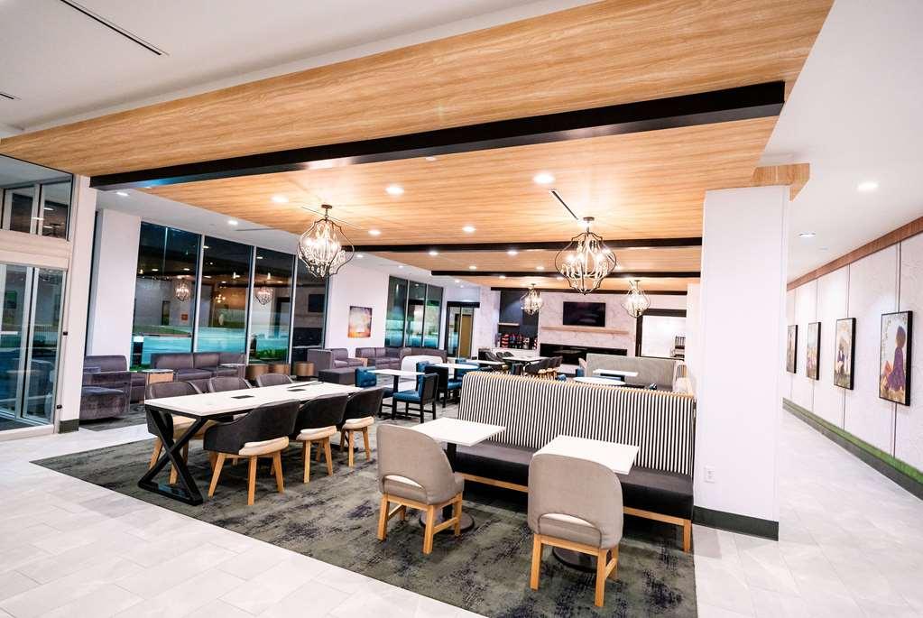 La Quinta Tech Ridge