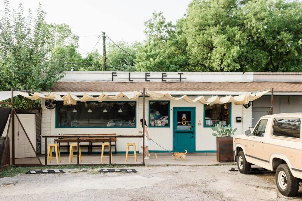 Holiday home Walk To Coffee, Bars, Eats — The Cozy *
