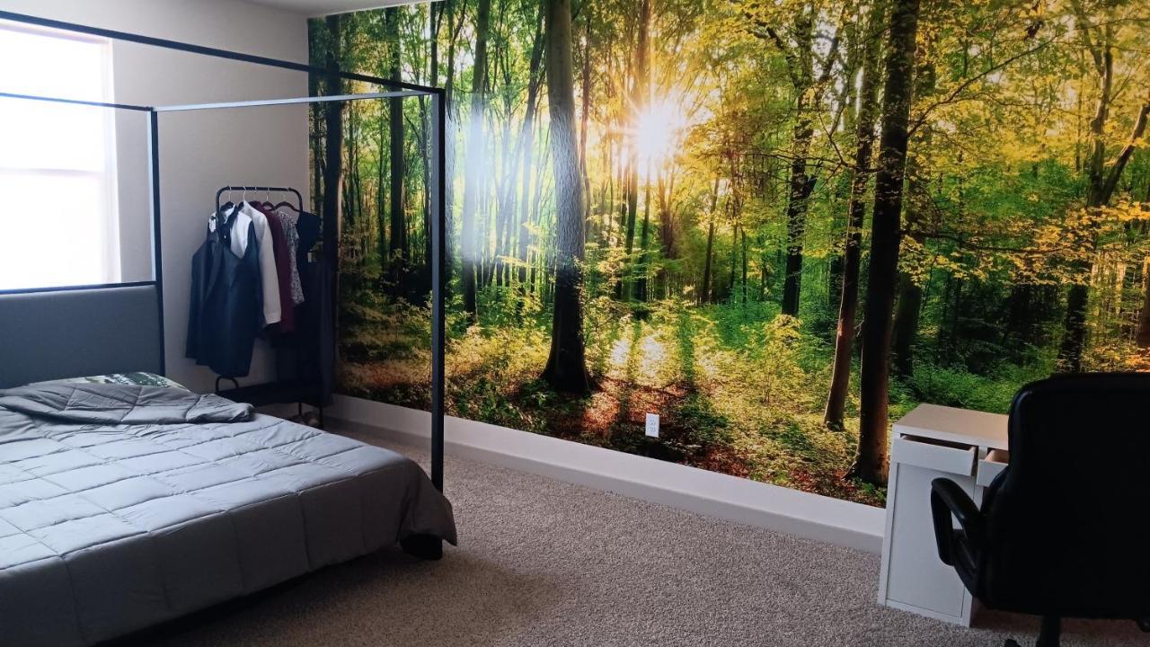 Homestay Private Upscale Room, Forest Themed Austin
