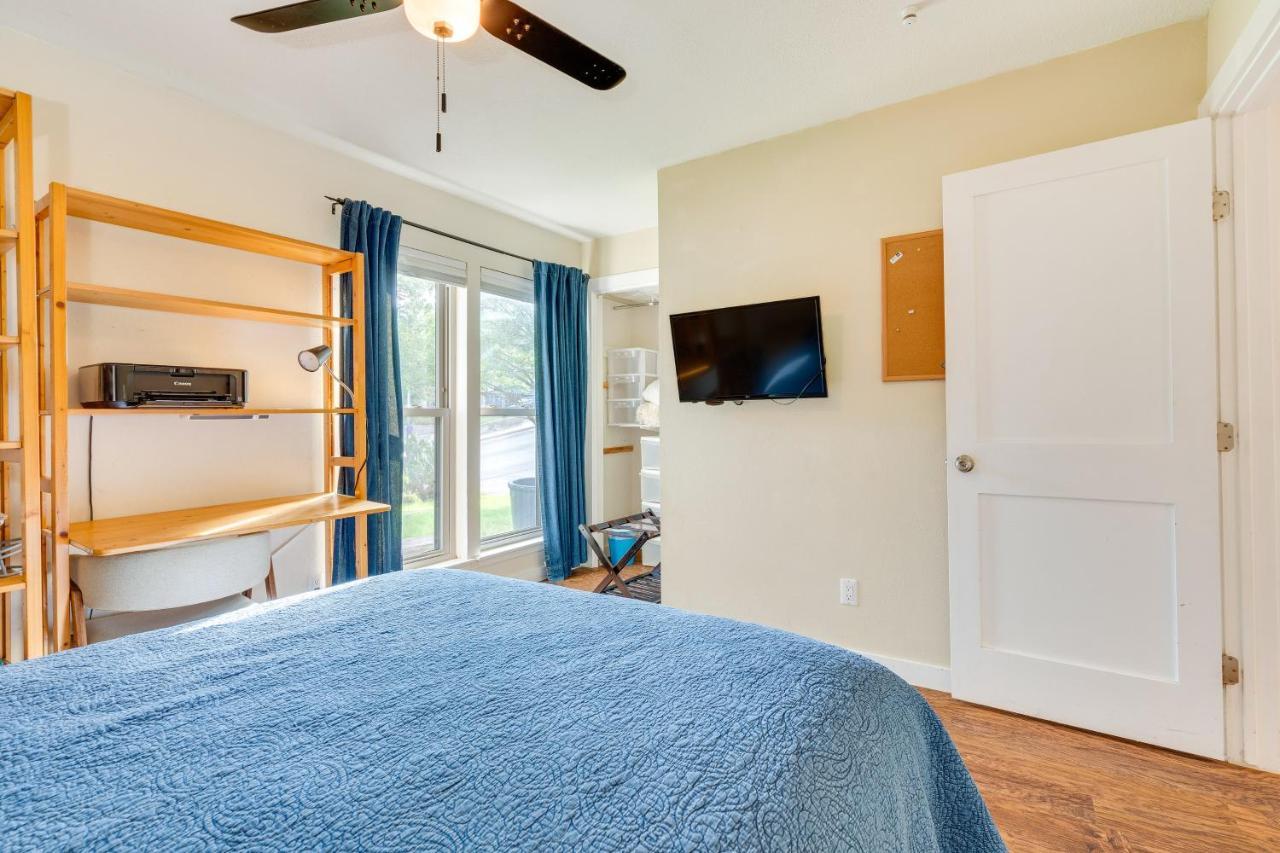 Pet-friendly With Private Yard! Austin