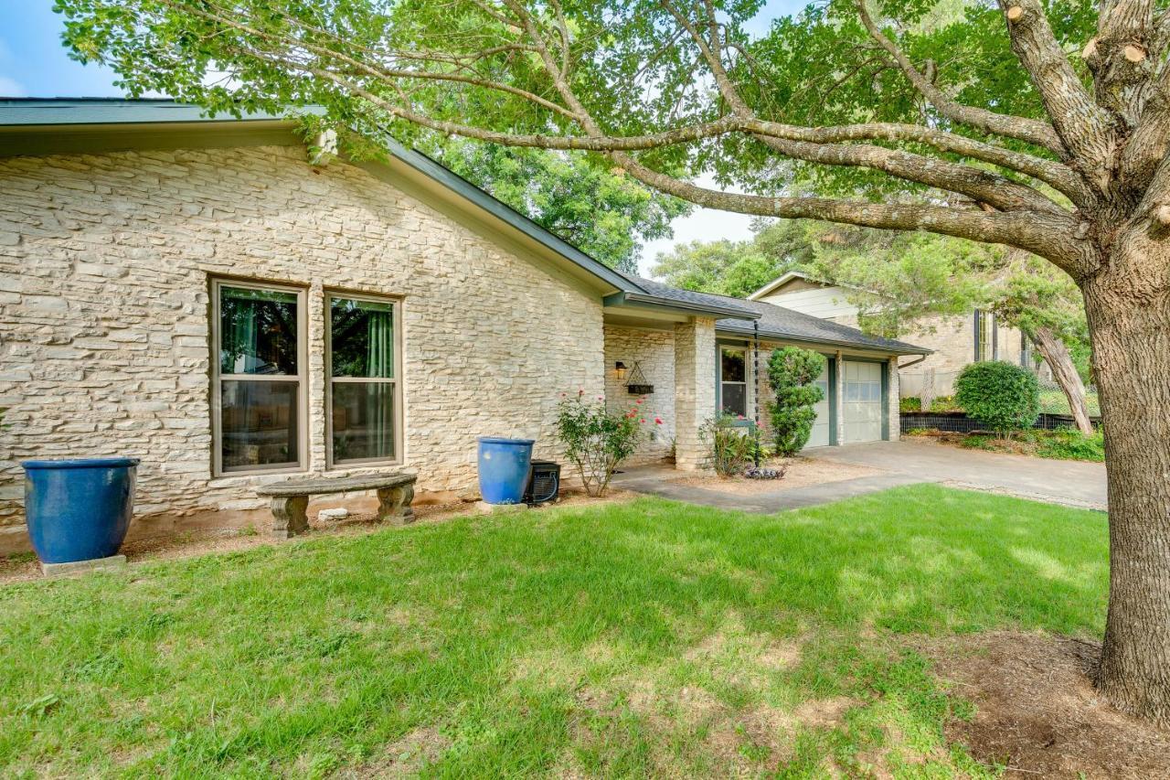 Pet-friendly With Private Yard! Austin