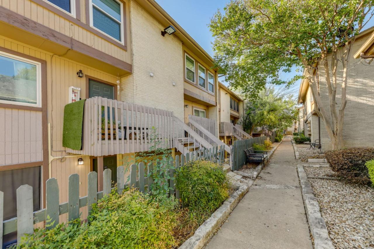 Pet-friendly With Pool, Near Downtown Apartment