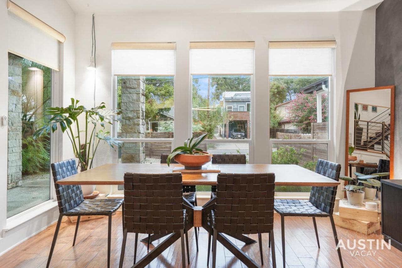 Holiday home Stylish Retreat W Outdoor Oasis In Heart Of *