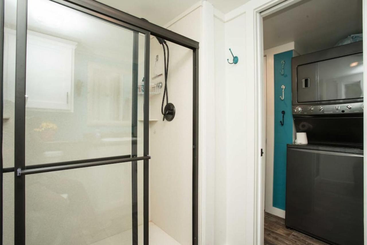 Simply Southern Tiny House Retreat Apartment Austin