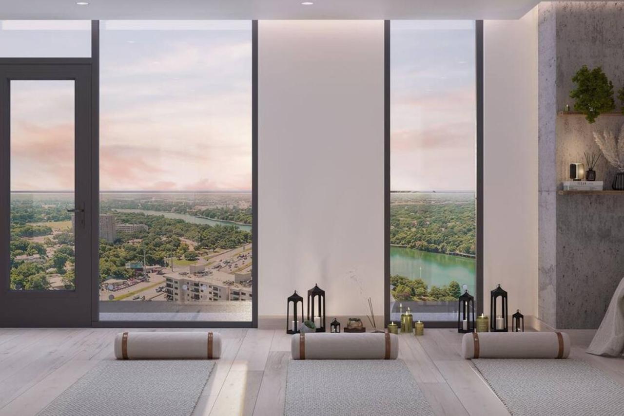 Apartment Luxury 1br With Views, Rooftop Pool And Walk To Rainey St.