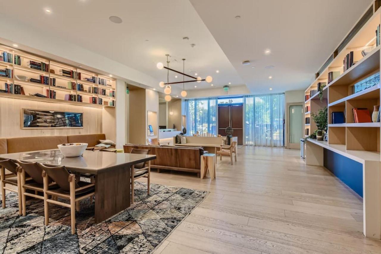 Luxury 1br With Views, Rooftop Pool And Walk To Rainey St. Apartment