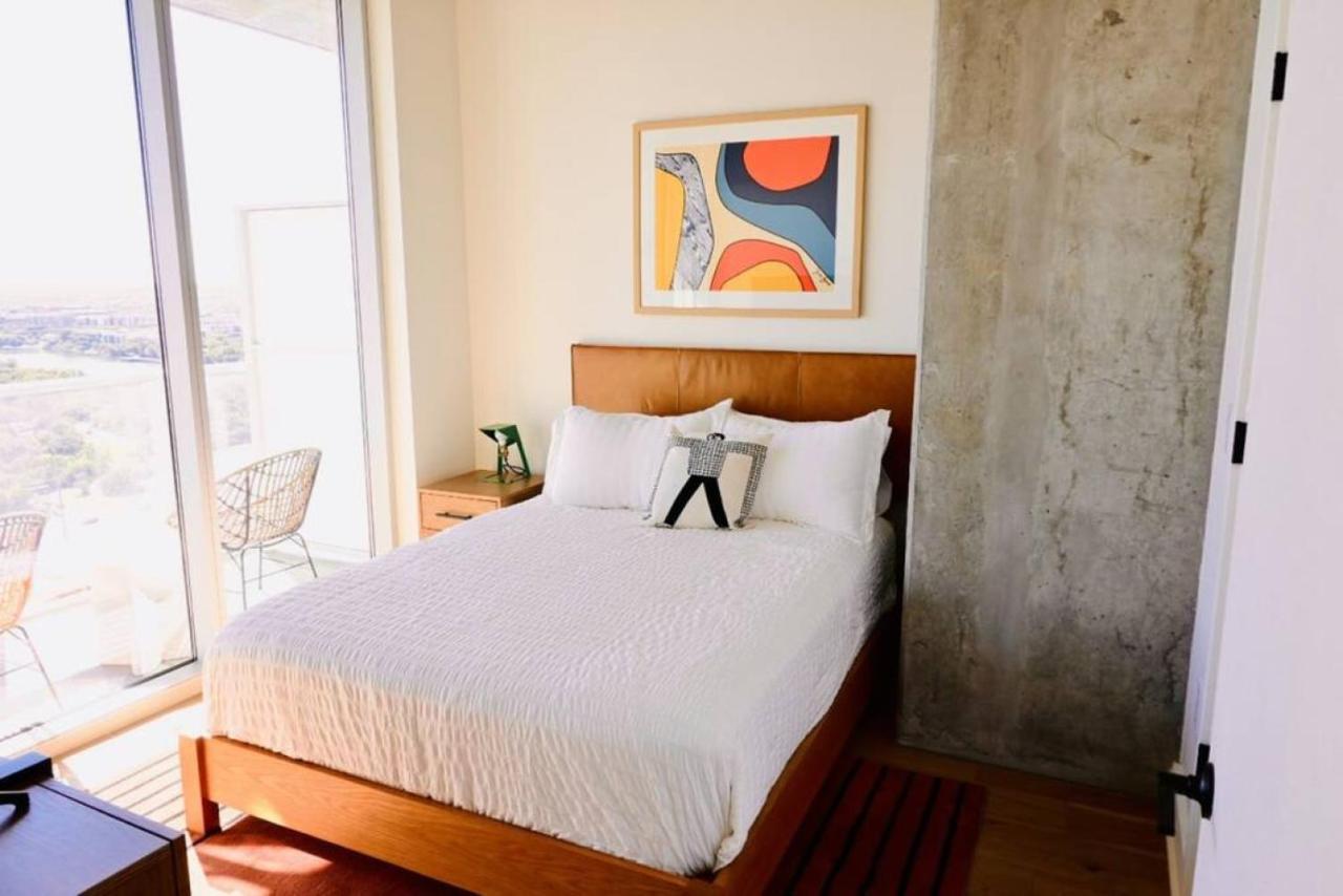 Luxury 1br With Views, Rooftop Pool And Walk To Rainey St. Apartment Austin