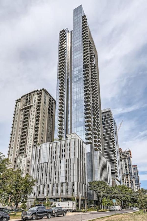 Apartment Luxury 1br With Views, Rooftop Pool And Walk To Rainey St.