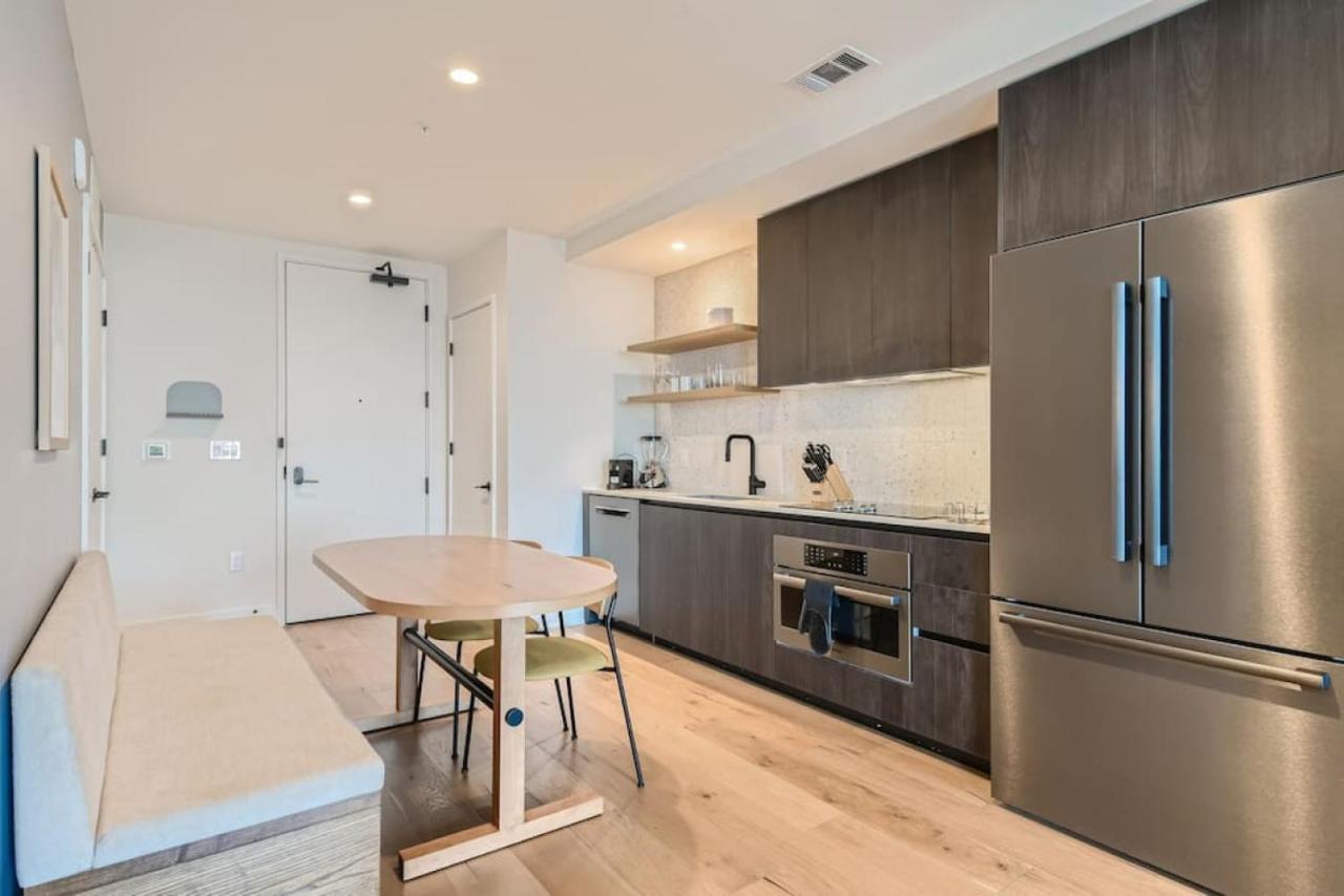Luxury 1br With Views, Rooftop Pool And Walk To Rainey St. *