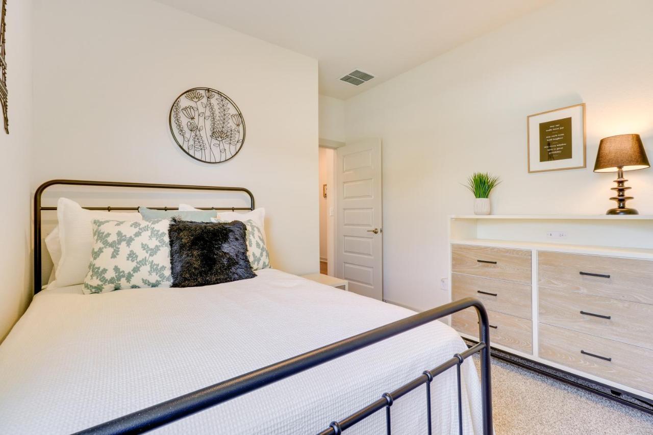 Holiday home Bright Vacation About 10 Mi To Downtown! *