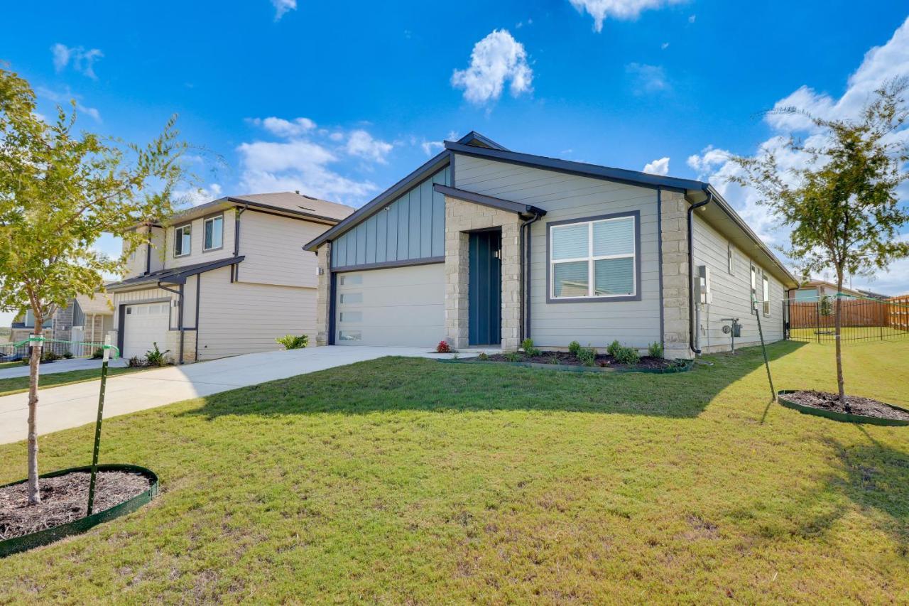 Bright Vacation About 10 Mi To Downtown! Holiday home
