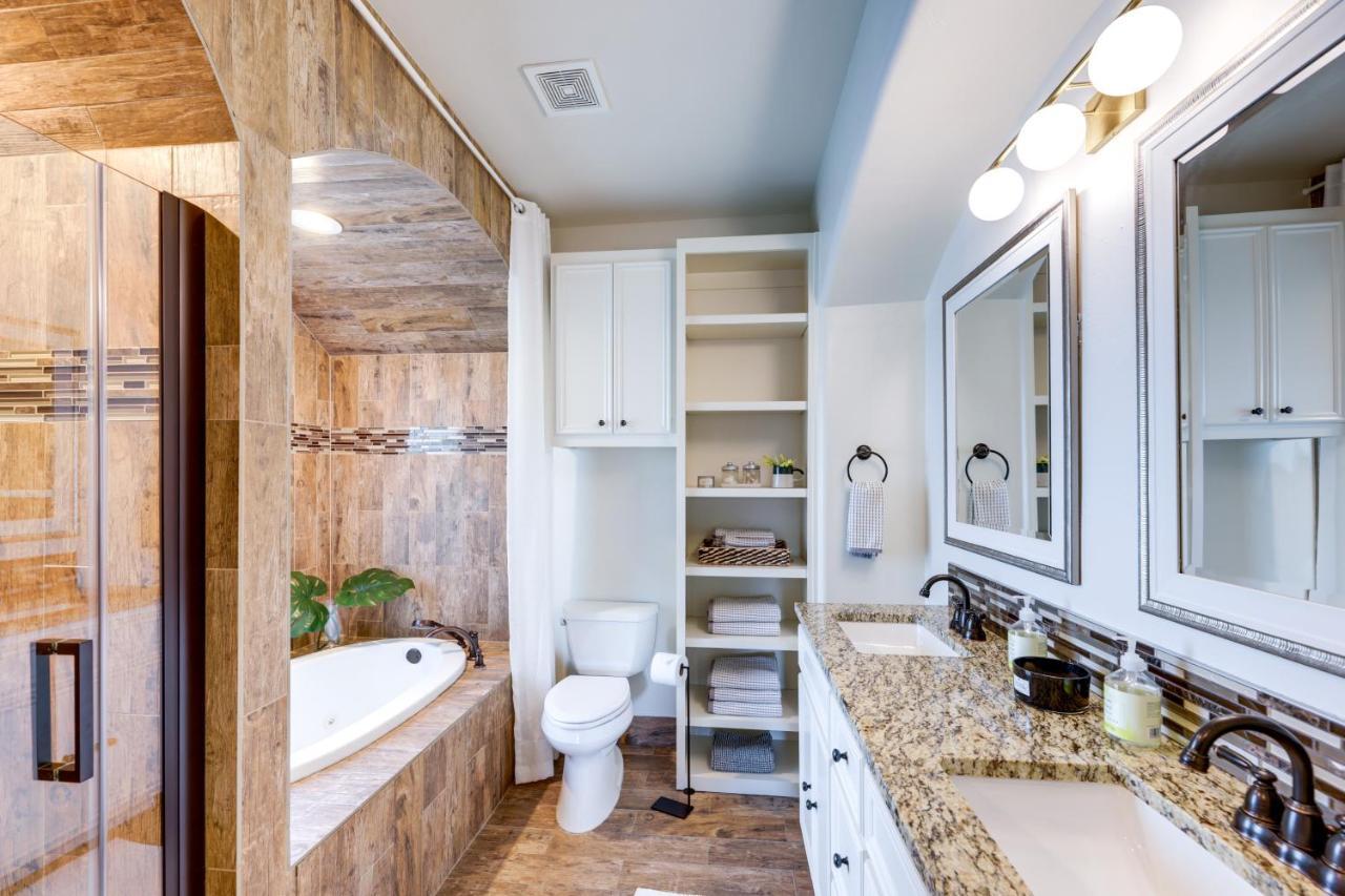 Vibrant Vacation With Covered Patio Holiday home Austin