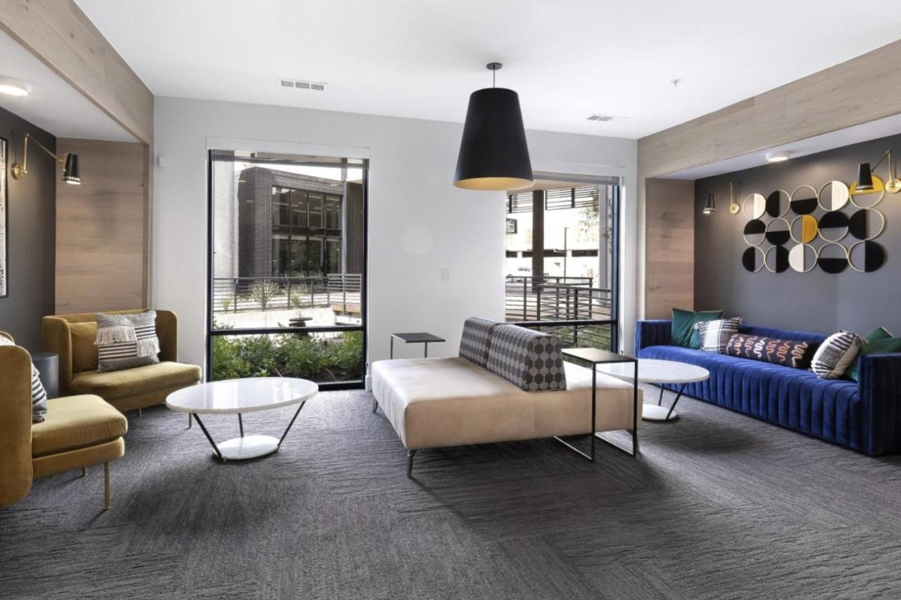 East 2br W Gym Pool Wd Nr Shops Atx-59 *