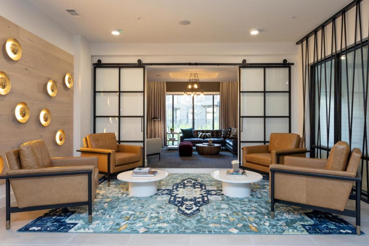 Apartment East 2br W Gym Pool Wd Nr Shops Atx-59