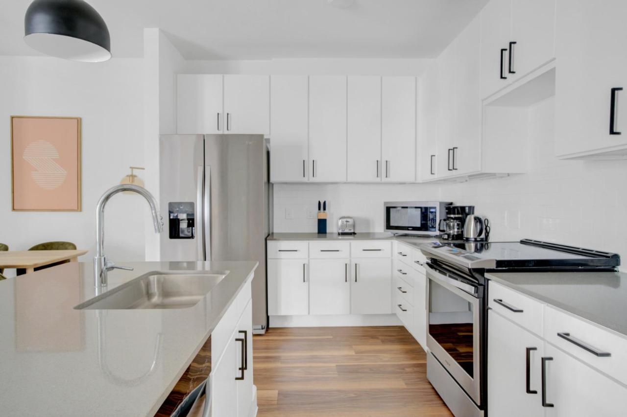 East 2br W Gym Pool Wd Nr Shops Atx-59 * Austin