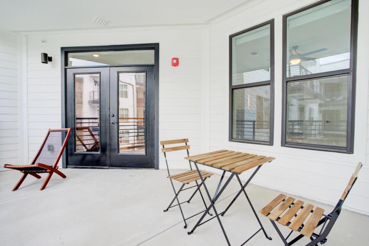 East 2br W Gym Pool Wd Nr Shops Atx-59 * Austin