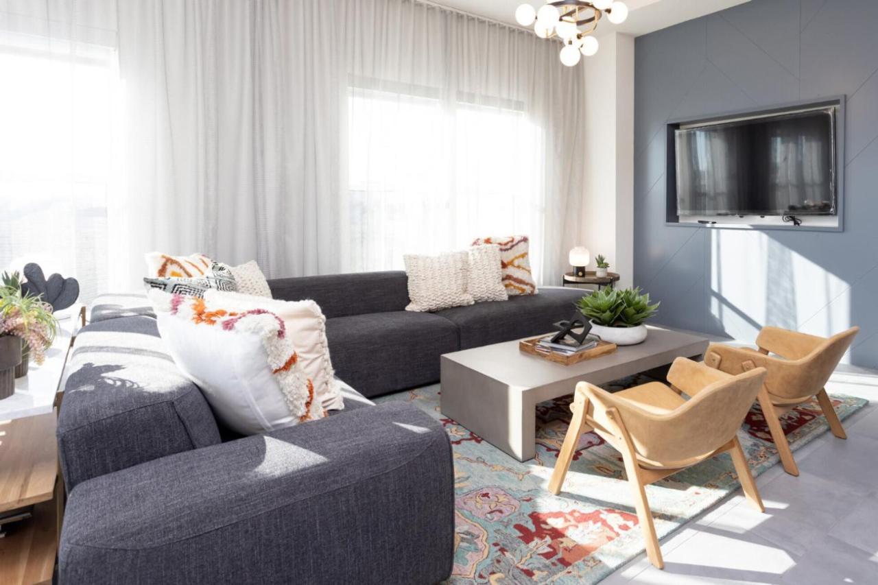 East 2br W Gym Pool Wd Nr Shops Atx-59 * Austin