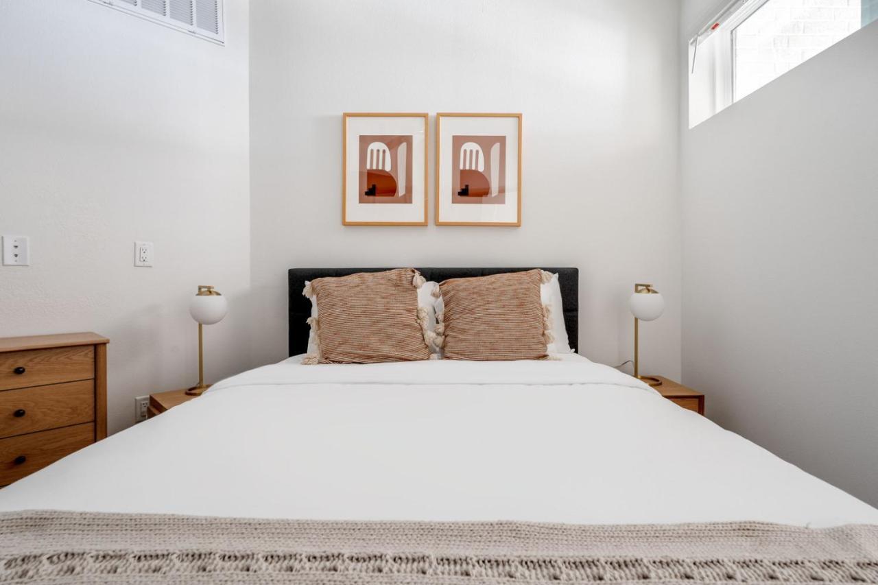 Downtown 1br W Deck Gym Nr Shopping Atx-214 Apartment Austin