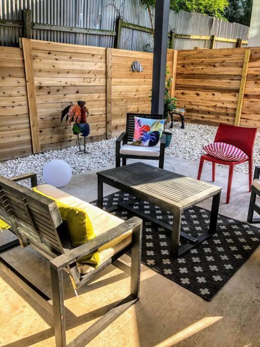 East Austintacious - Artsy, Walkable 4br 4ba