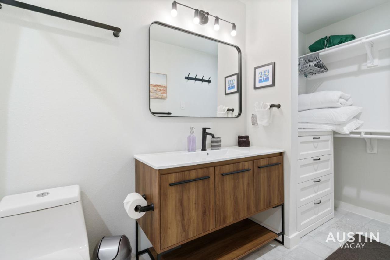 Apartment Close To Barton Springs And Zilker W King Br And Patio