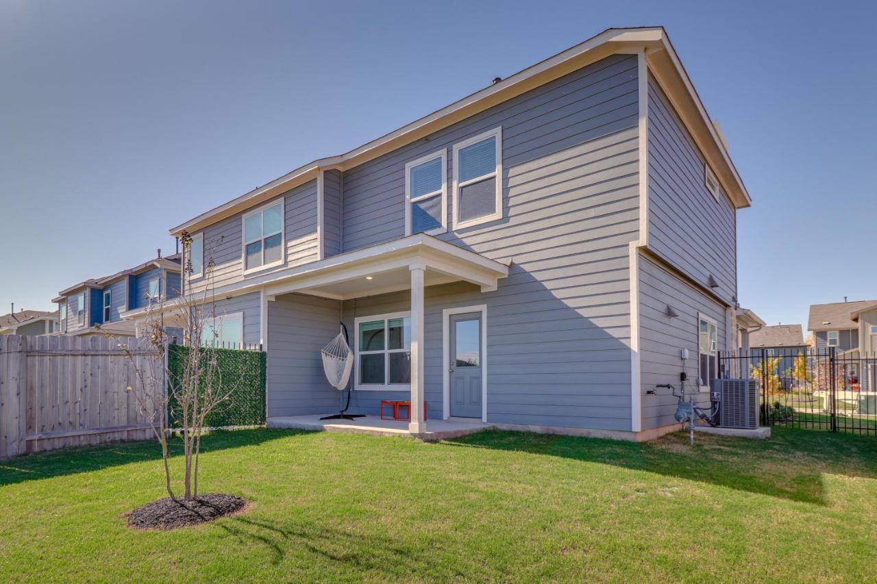 Quiet With Fenced Yard 12 Mi To Downtown Holiday home Austin