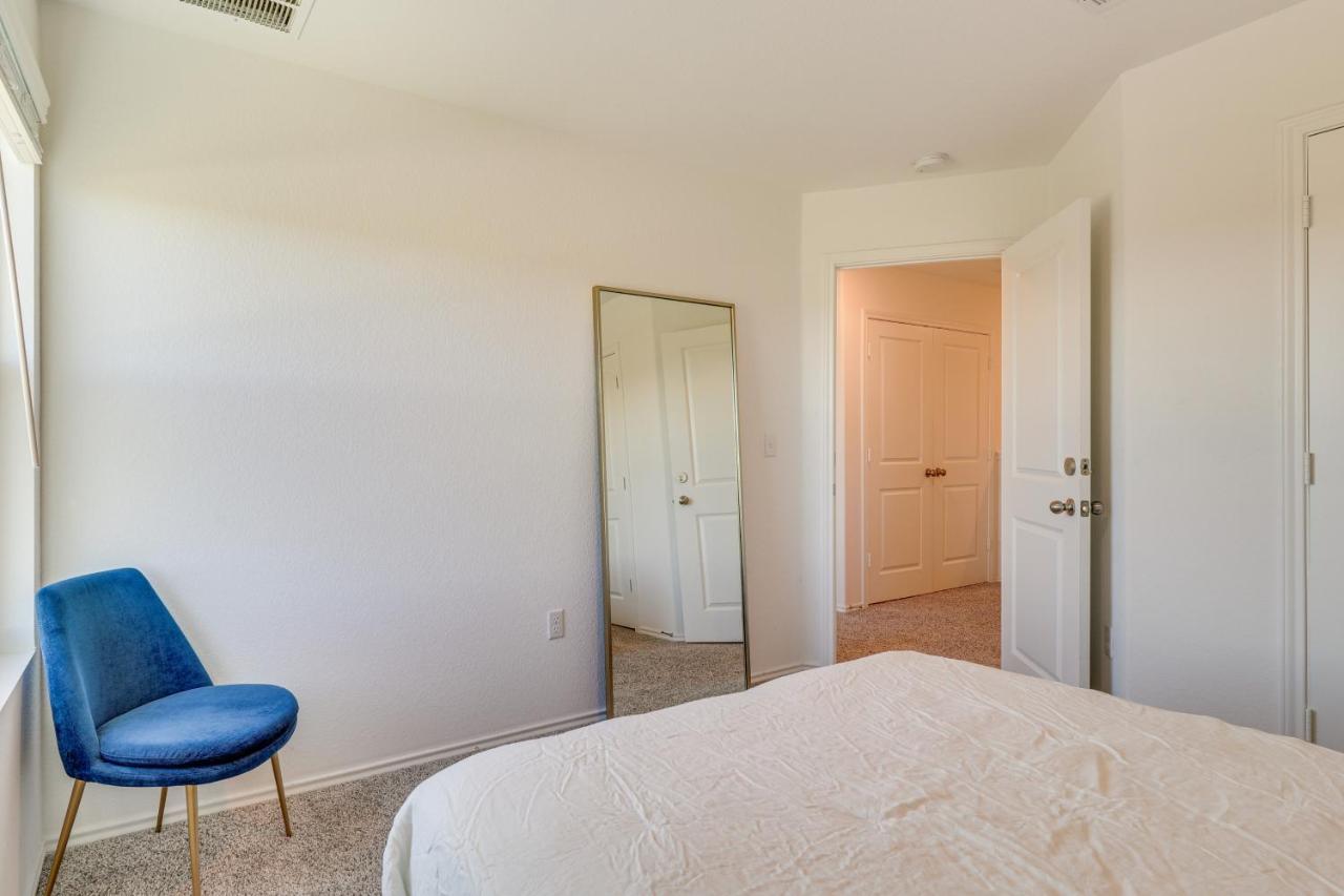 Quiet With Fenced Yard 12 Mi To Downtown Holiday home