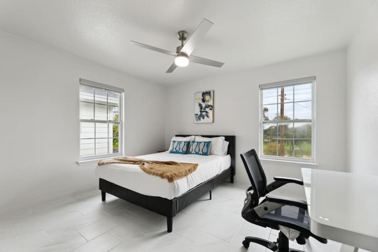 Modern East 4br Gem Holiday home *