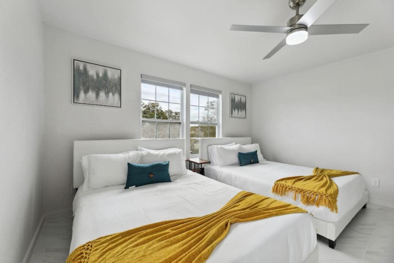 Modern East 4br Gem Holiday home