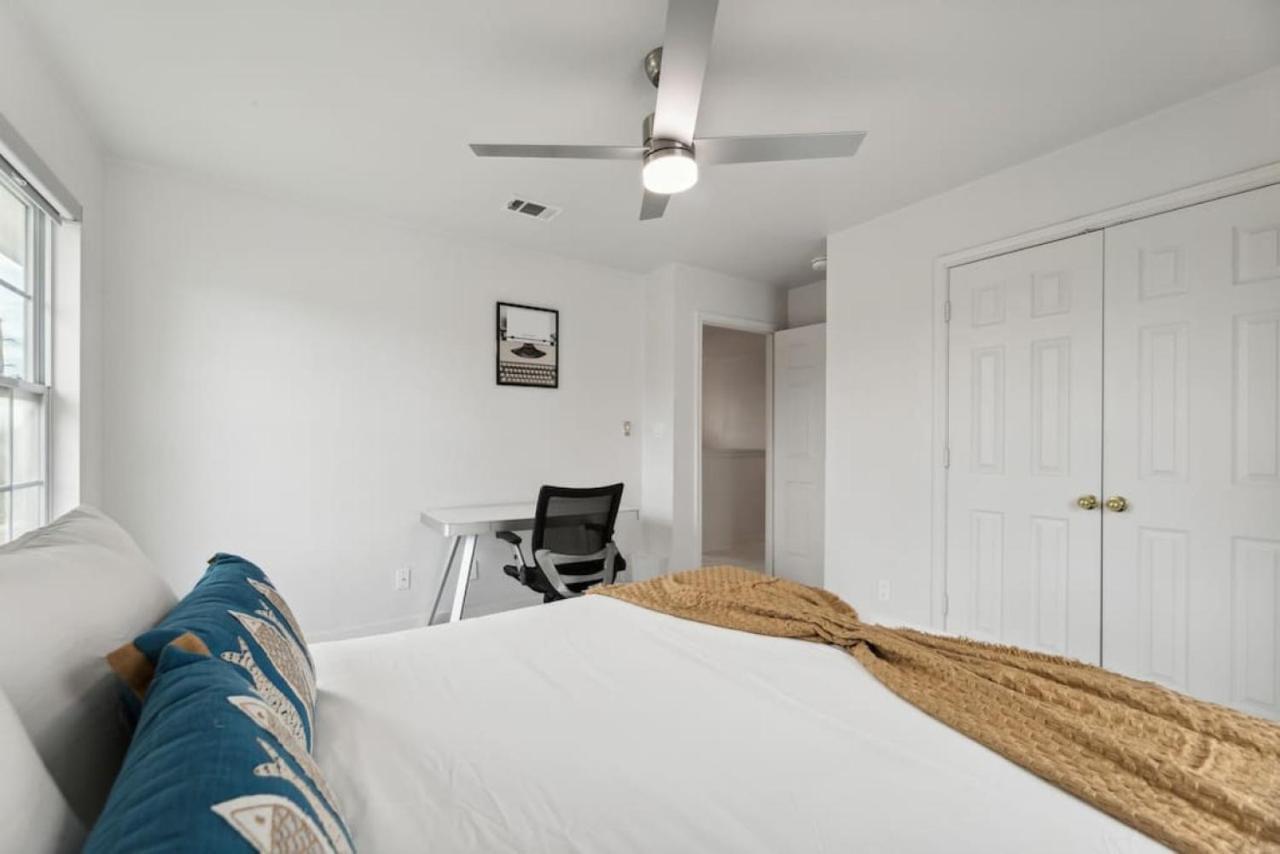 Modern East 4br Gem Austin