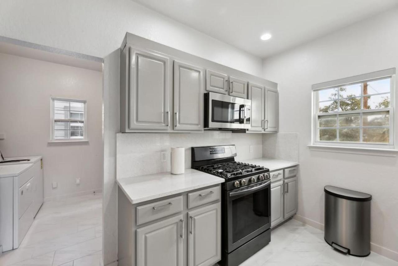 Modern East 4br Gem Holiday home