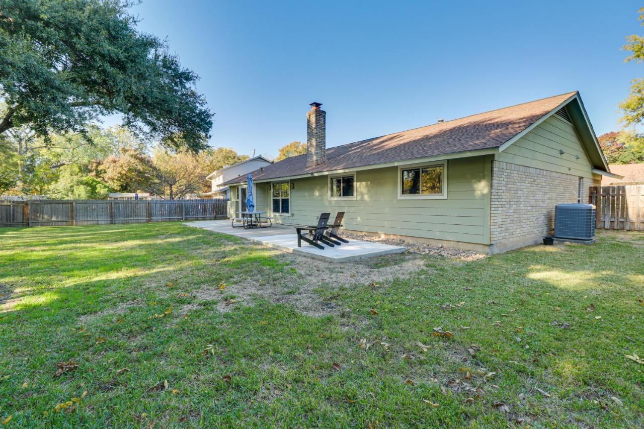 Texas Retreat With Patio, Fireplace And Fenced-in Yard *
