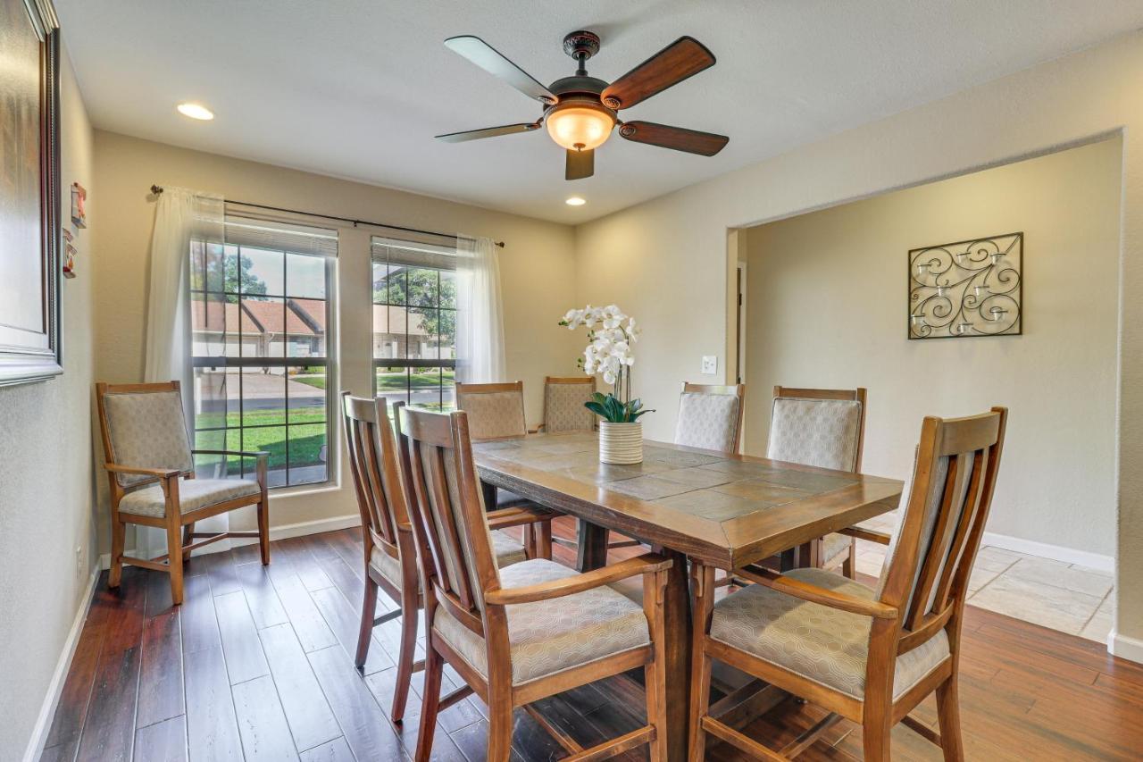 Holiday home Texas Retreat With Patio, Fireplace And Fenced-in Yard *