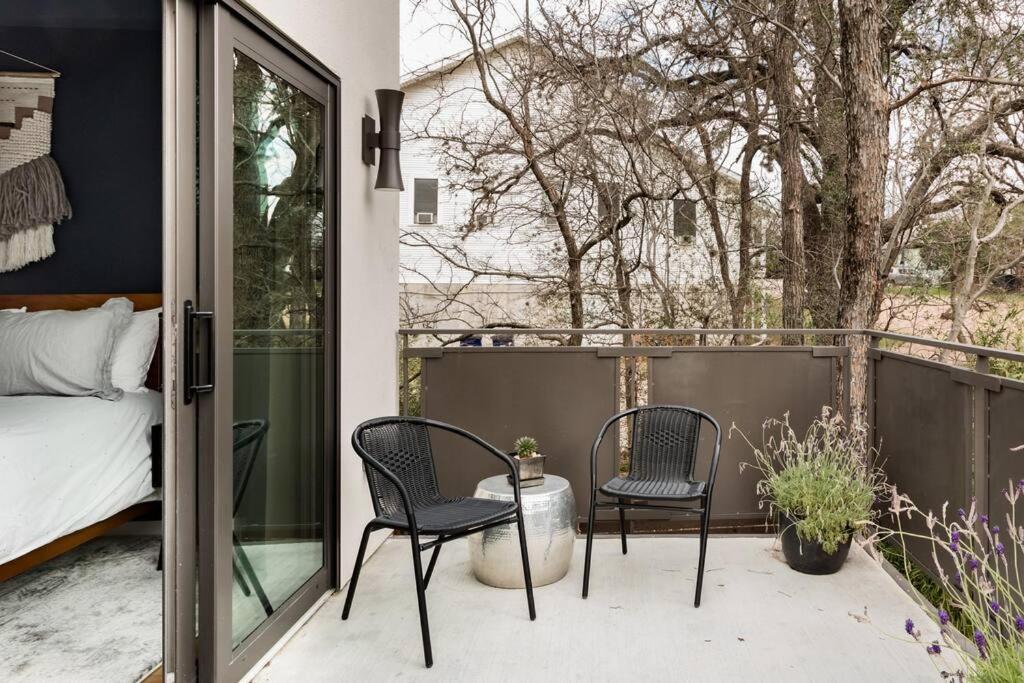 Cozy Retreat Walking Distance To Downtown Holiday home