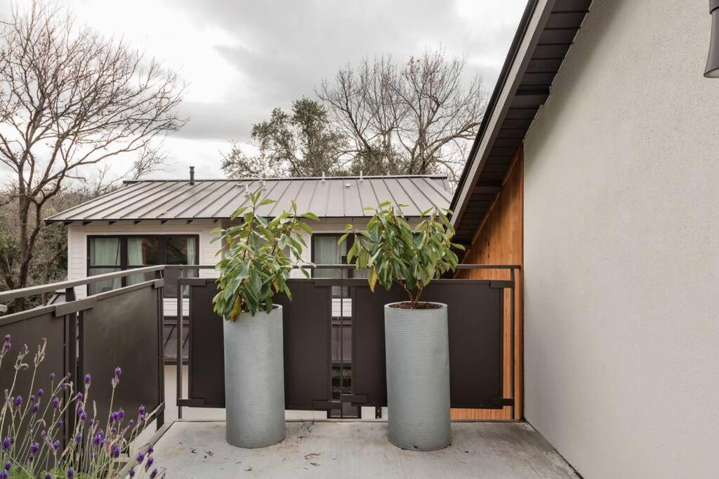 Cozy Retreat Walking Distance To Downtown Holiday home