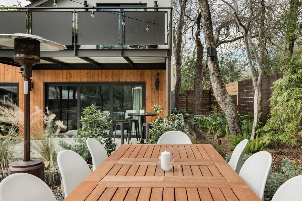 Holiday home Cozy Retreat Walking Distance To Downtown *