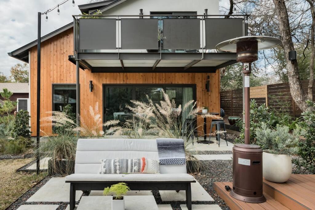 Cozy Retreat Walking Distance To Downtown * Austin