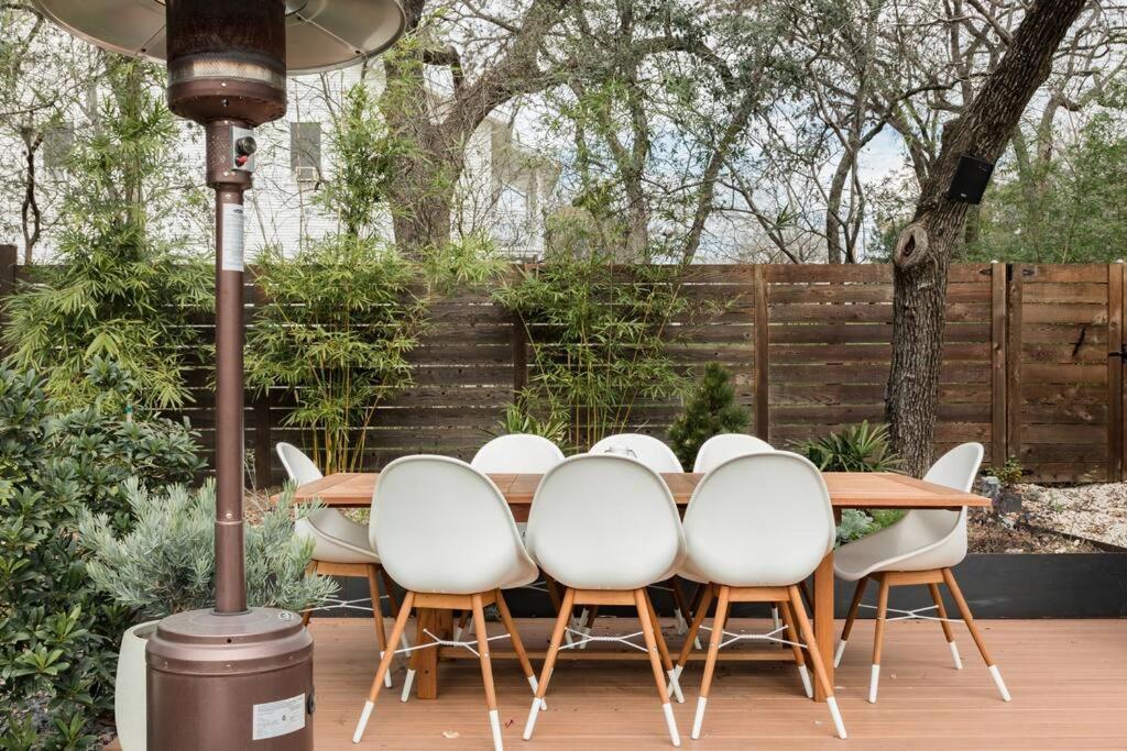 Cozy Retreat Walking Distance To Downtown Holiday home