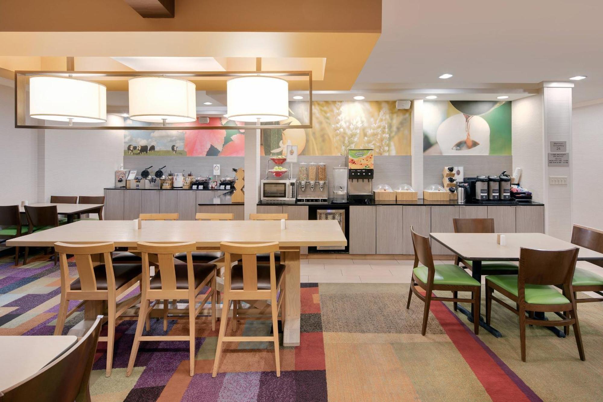 Fairfield & Area Hotel 3*