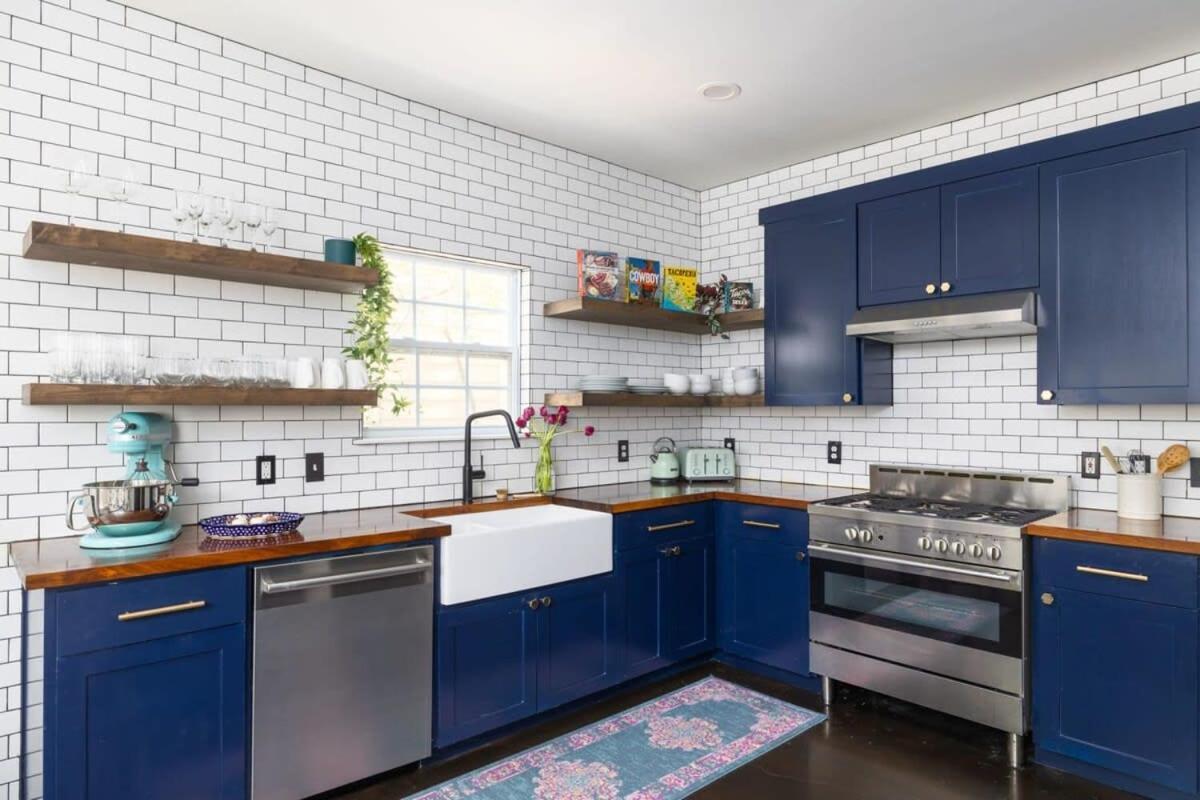 Free Parking 3br East Side - Red Door By Portoro * Austin