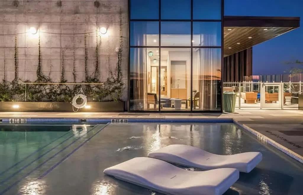 Holiday home Luxury 2br Rooftop Pool By Barcle *