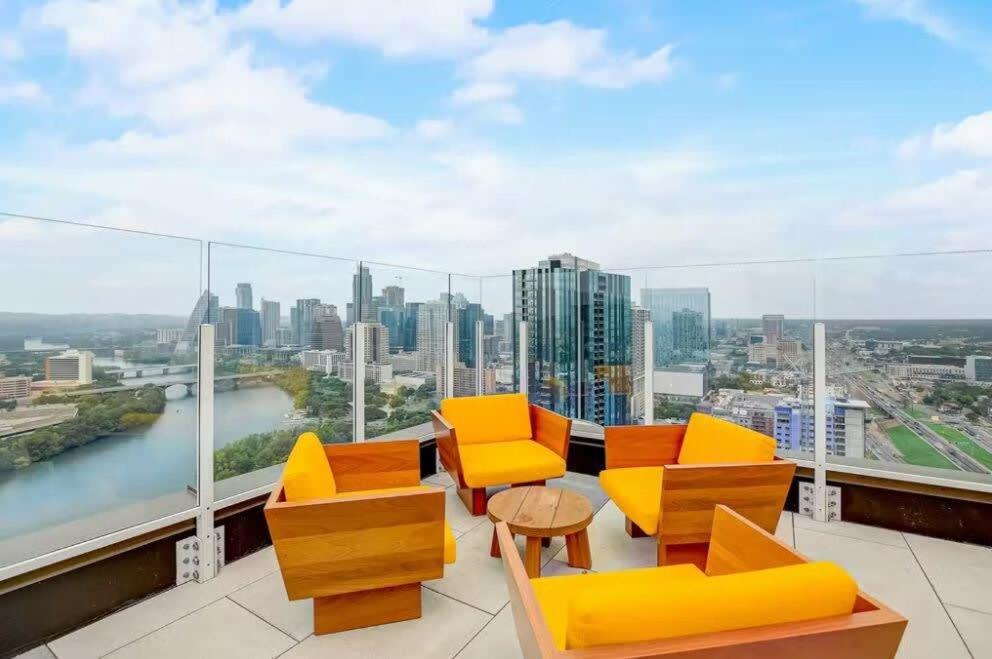 Luxury 2br Rooftop Pool By Barcle Holiday home